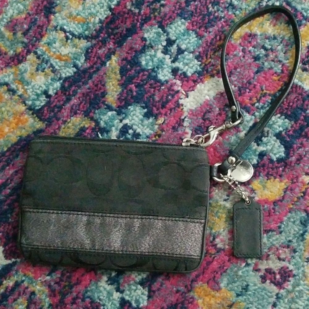 Coach Wristlet - Picture 4 of 4